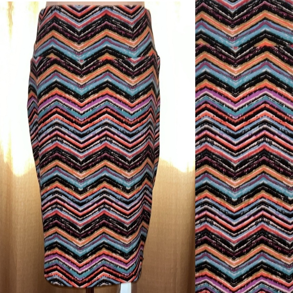 LuLaRoe Women’s Size Medium Midi Chevron Zig Zag Stripe Multicolored Print